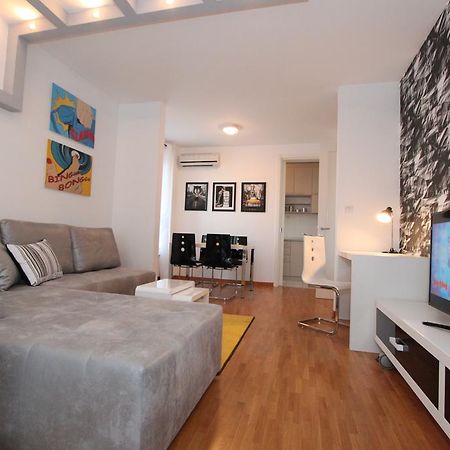 New Belgrade Apartment Neven, Parking 5 Evra Dan 外观 照片